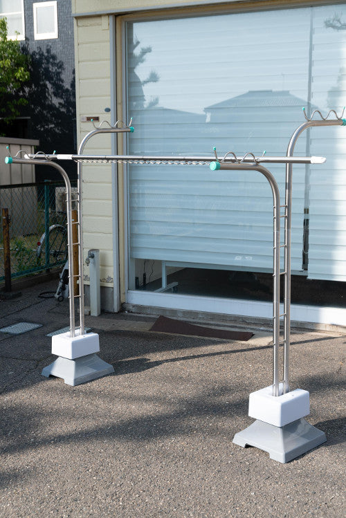 【お得な 2個セット】 U型ベースウエイト  フック付  BW-GRYF-2 グレー 10kg サイズはコンパクト! 重さは十分 ! ロープや ひもを結んで 固定可能!